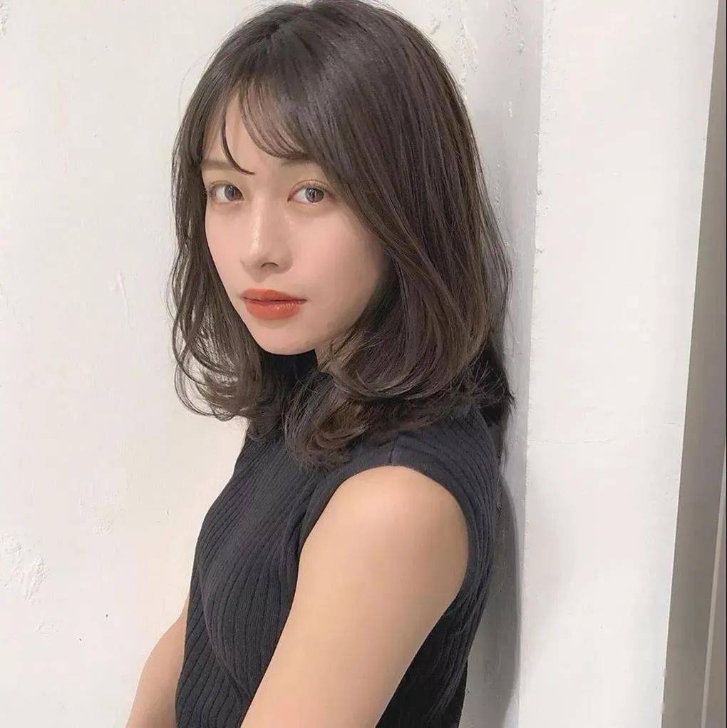 造型|入秋必选的第一款锁骨发造型