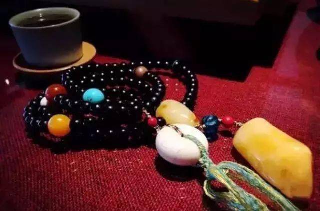 配饰|除了包浆，手串玩成这样才算高手！