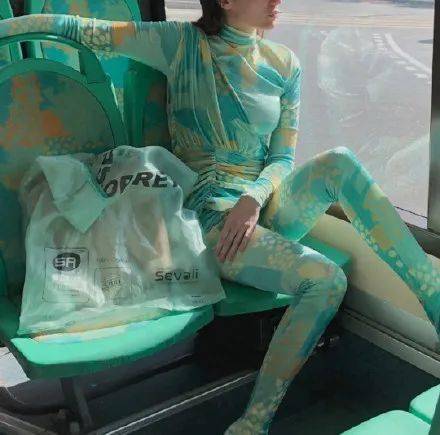 妹妹|时髦办 | BLACKPINK又花了几百万买衣服，这次穿了什么？