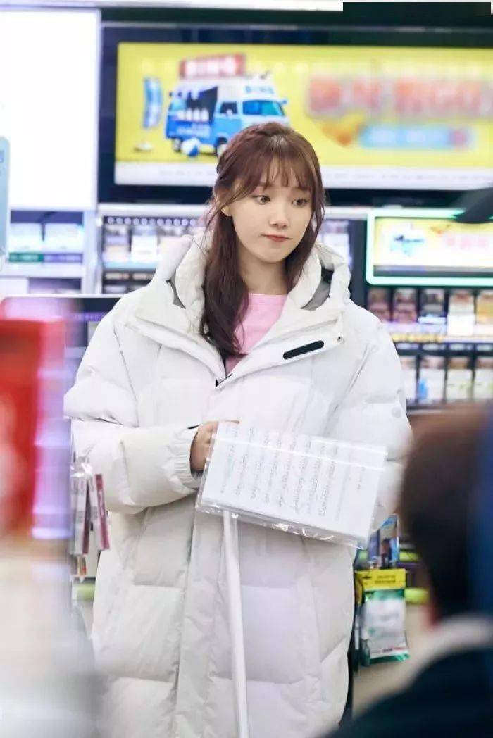 Step|还纠结短发or长发?现在流行这条“美颜线”,瞬间帮你变成小V脸