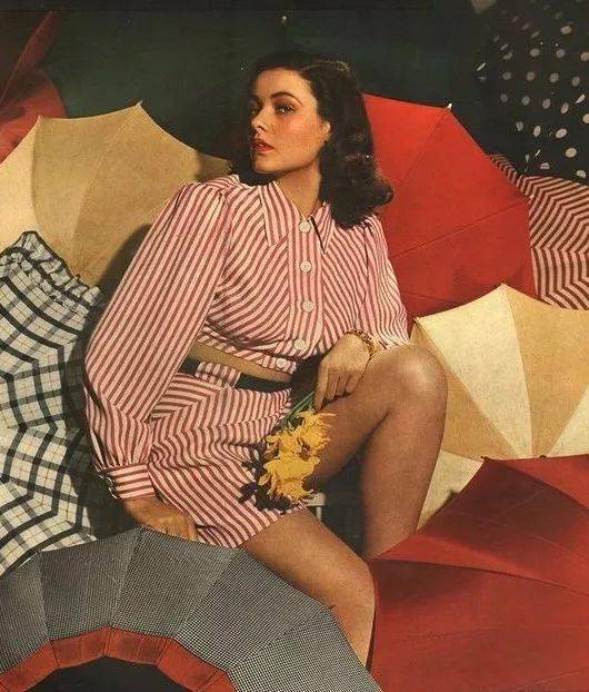 配饰|60年前的穿衣灵感,太实用