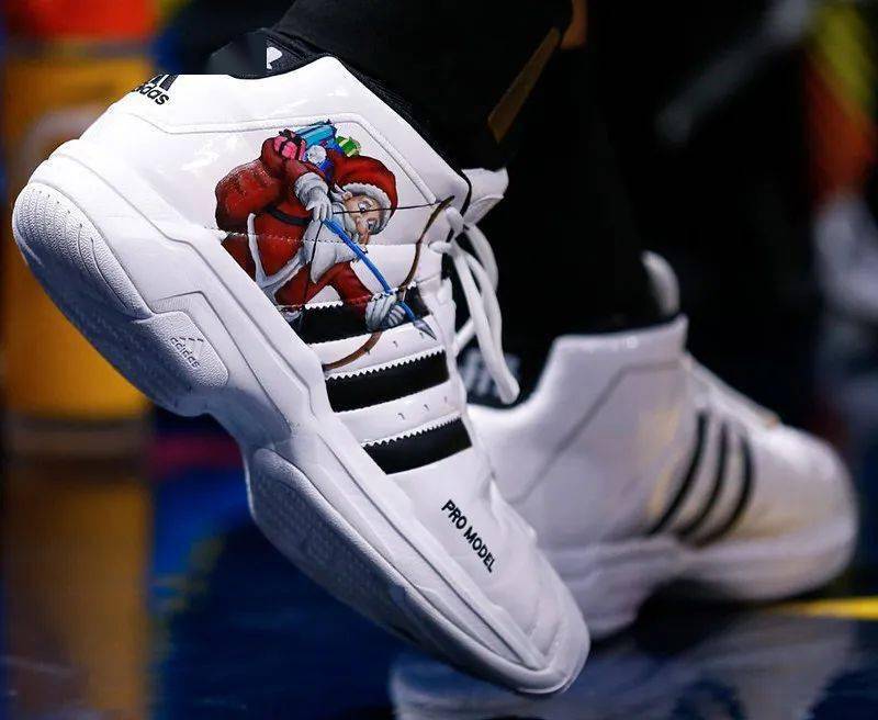 Waffle|侃鞋丨阿迪达斯的2020：惨痛之下，仍有光芒