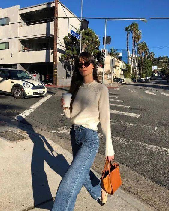 什么|穿衣搭配：外套里面穿什么？这3款基础内搭让你时髦整个秋天！