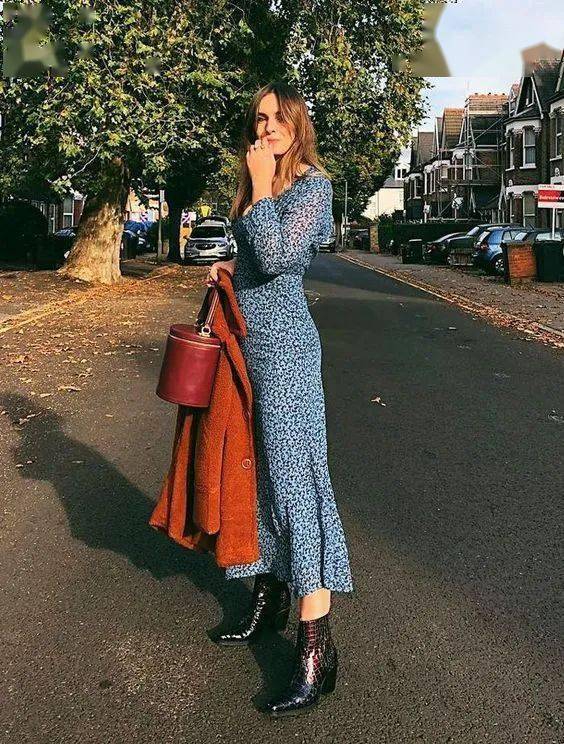 什么|穿衣搭配：外套里面穿什么？这3款基础内搭让你时髦整个秋天！