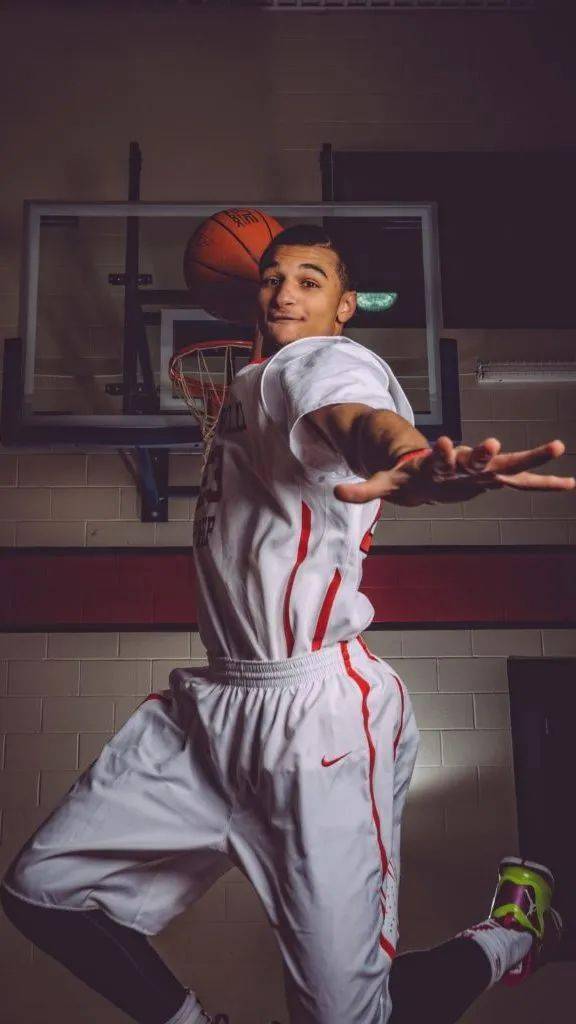 Waffle|侃鞋丨阿迪达斯的2020：惨痛之下，仍有光芒