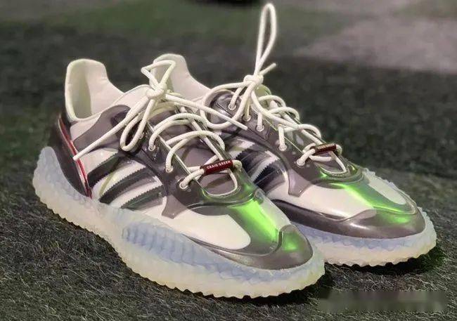 Waffle|侃鞋丨阿迪达斯的2020：惨痛之下，仍有光芒