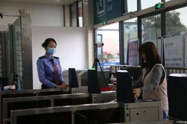 旅客|蒙自建水大理丽江客流持续火爆 黄金周前两日 云南铁路发送旅客47.7万人