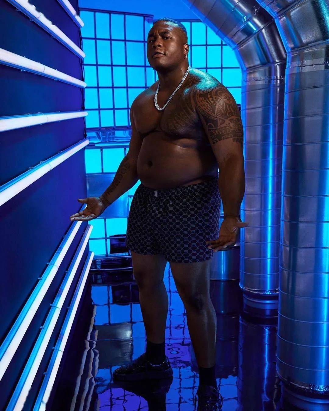 Rihanna|蕾哈娜又赢了，男士内衣系列刚发售就卖到断货！