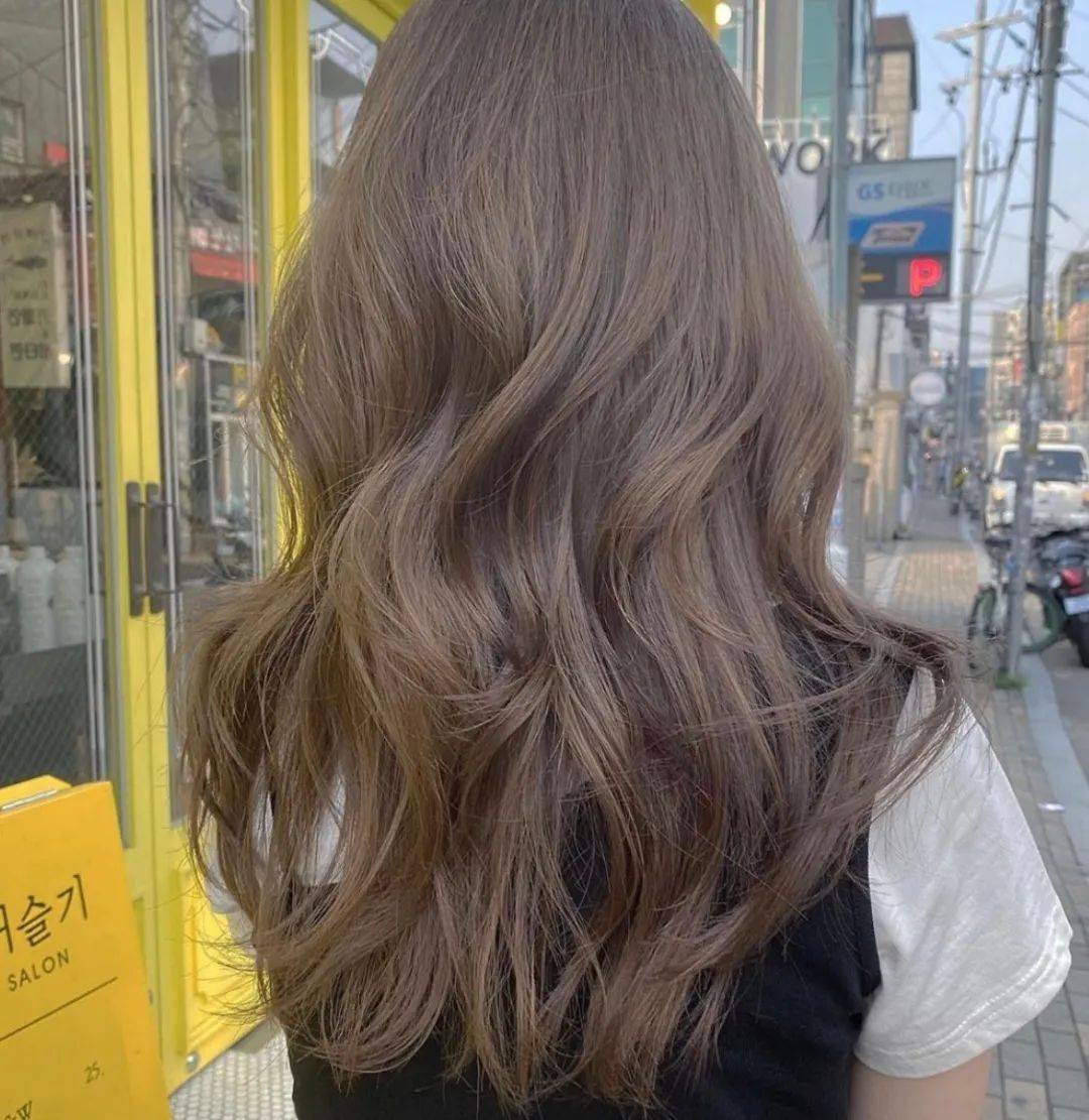 造型|16.9元剪发/88元明星染或烫造型，是时候体验一把20年热门发色“透明雾感”