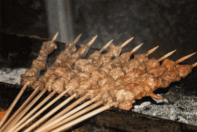 活动|1元吃烤鱼！1元喝啤酒！火爆全国的“小腰精”来唐河啦！