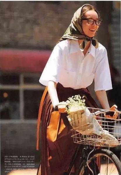 方式一|丝巾的8种用法，照着学很优雅！