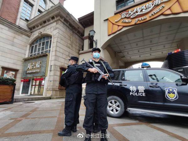 万余名|武汉万余民警上岗确保长假返程高峰安全