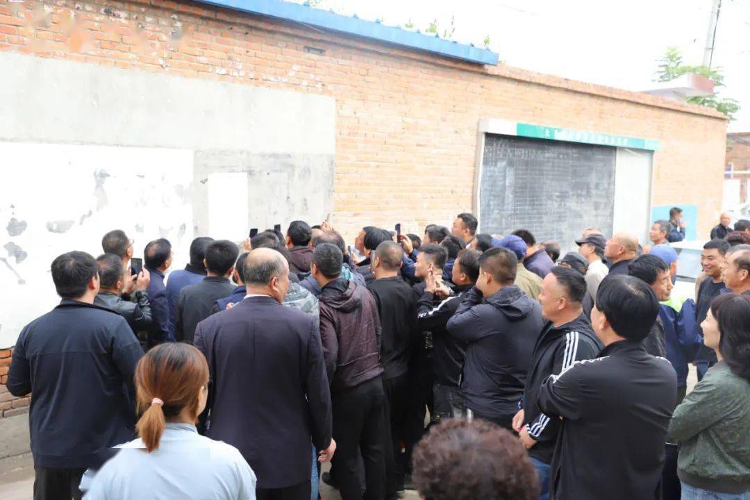 速来围观!安新这些村贴出土地征收启动公告
