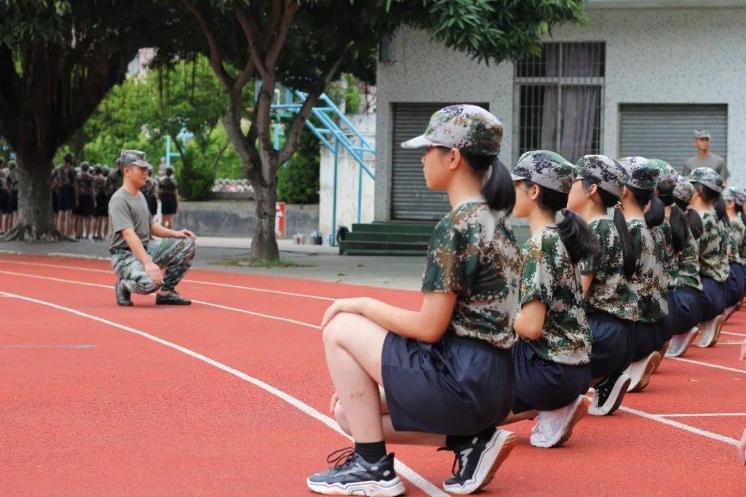 新兴县第一中学2020级新生军训