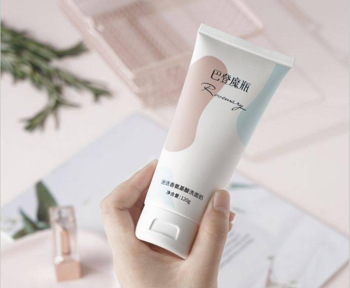 氨基酸|拒绝“螨虫脸”，5秒揉一揉，螨虫全出来了，痘痘黑头全没了！