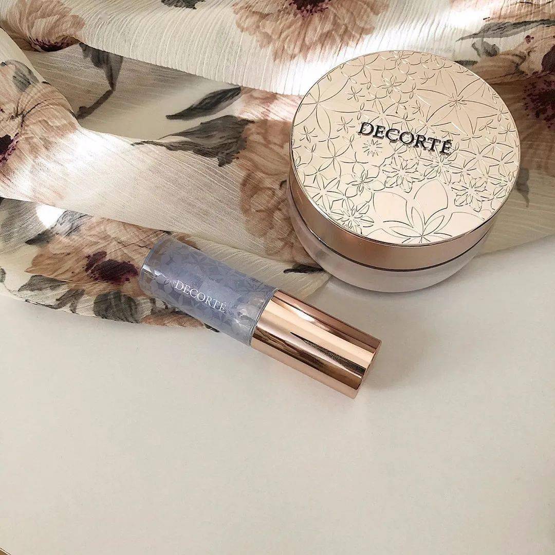 脱妆|告别卡粉，秋冬天也要持久保湿的定妆秘籍！！