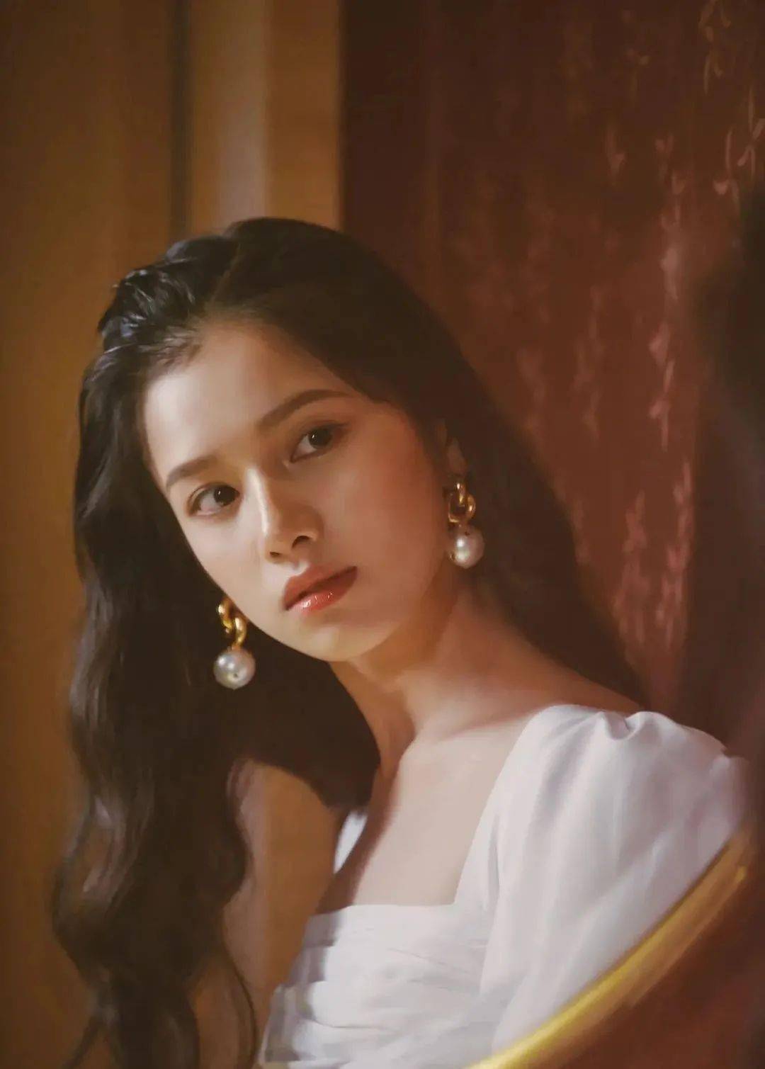 周迅|20岁零作品的她 和周迅陈坤同框都稳坐C位 到底什么来头？