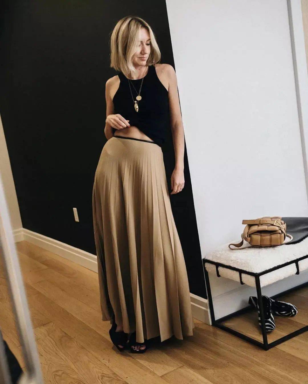 黑色|【服饰前沿】2020显白又高级，只服奶茶色