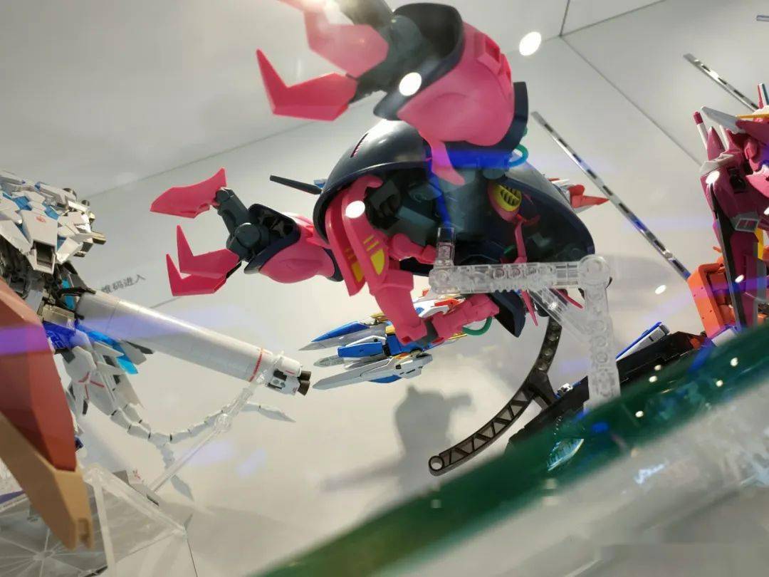 【万代10月24日发售 hguc 猎犬 高达基地上海 展图(大小参考)】