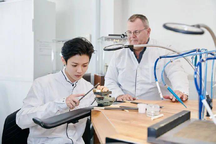 Cartier|江疏影的腕表，《从入门到（因价格而）放弃》