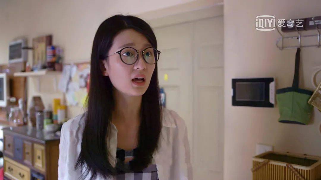 别墅|住 3 亿豪宅的白富美，却把自己活成了“乞丐”