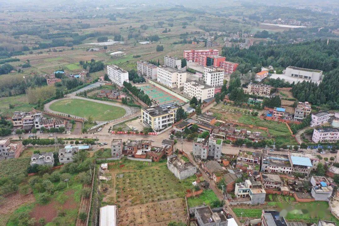 来宾街道位于宣威市北部,来宾版图东起徐屯小海子,西至分水岭,东西