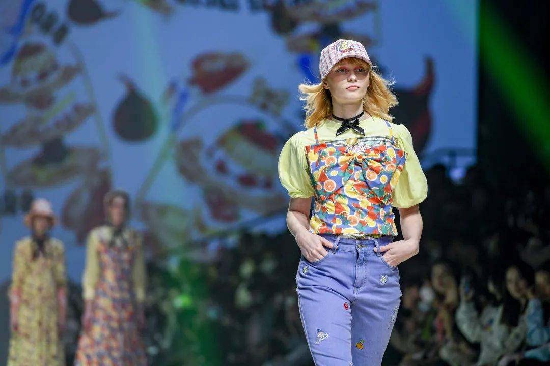 陆玺娅|不愧是你！本季最“拼”的设计师品牌～