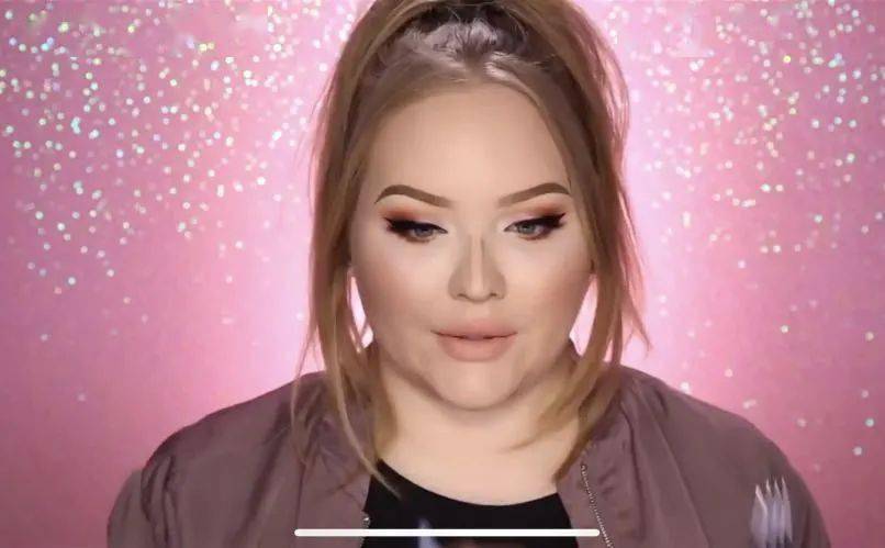 眉毛|跟着抖音学化妆的女生，到底有多惨？