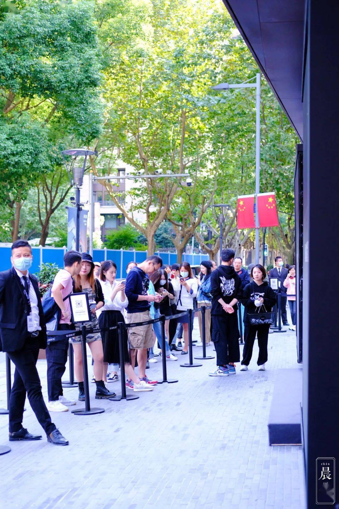 菜市场|新天地惊现美妆“菜市场”，水果和化妆品一起卖？| 小姐姐变美计划