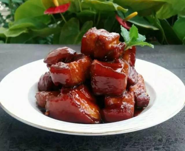 做红烧肉放不放料酒 e5aa43a30a45428d9257dcf9c19f06b4.jpeg