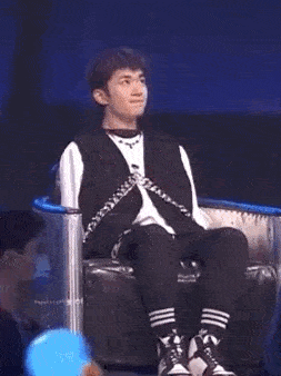 链条|易烊千玺被绑凳子上?时尚圈的链子有点厉害!