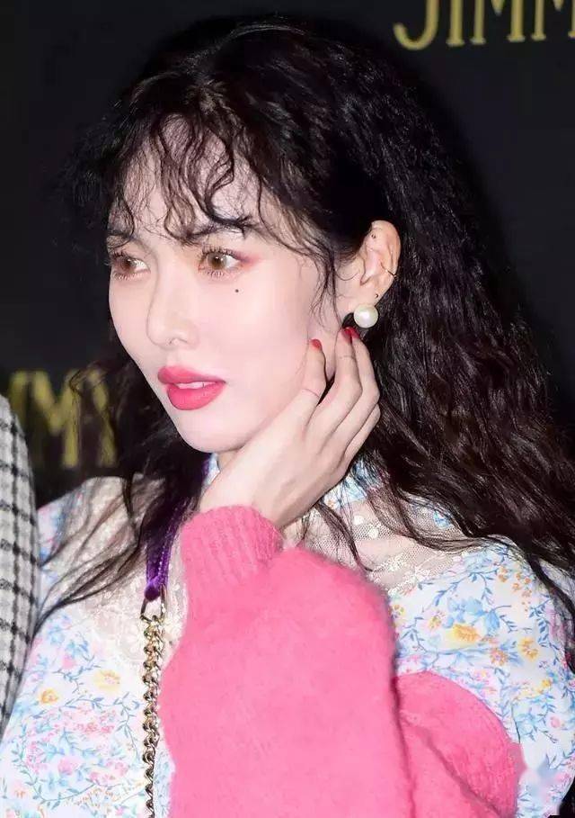 刘海|秒杀渣女大波浪！泫雅同款“泡面头”火了，get到这个发型今年秋冬美翻天！