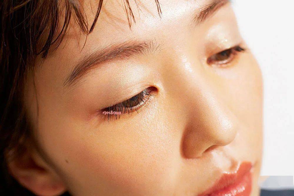 眼影|每刻美丨千国惠和高桥爱的秋日妆容 尽显成熟魅力