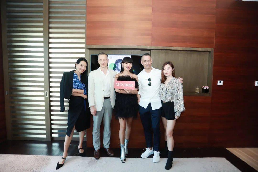 时装周|2021SS上海时装周 | 中国时尚向阳而生！