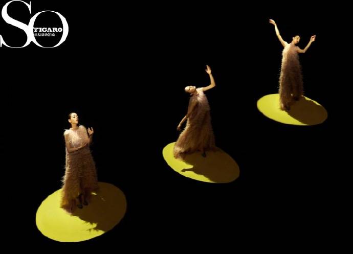 上线|斑驳光影交错 明艳动人的迪丽热巴上线