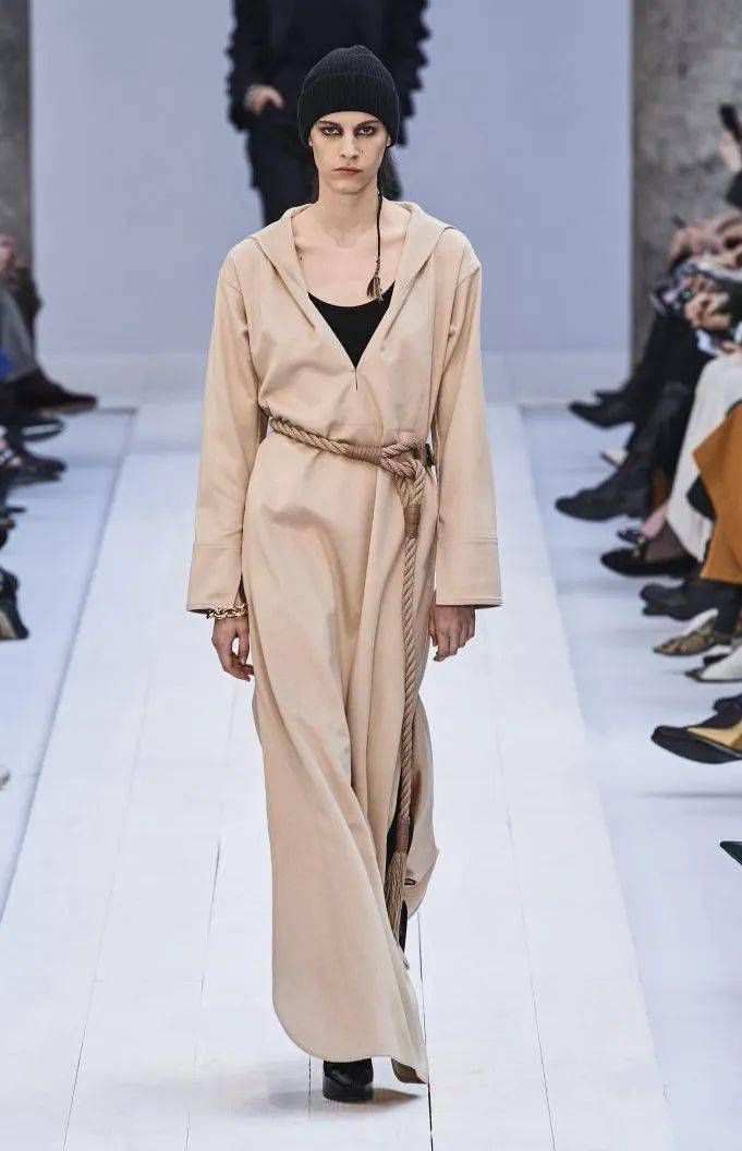 流行色|奶茶可以不喝，但奶茶色一定要拥有！（流行色之裸咖色）