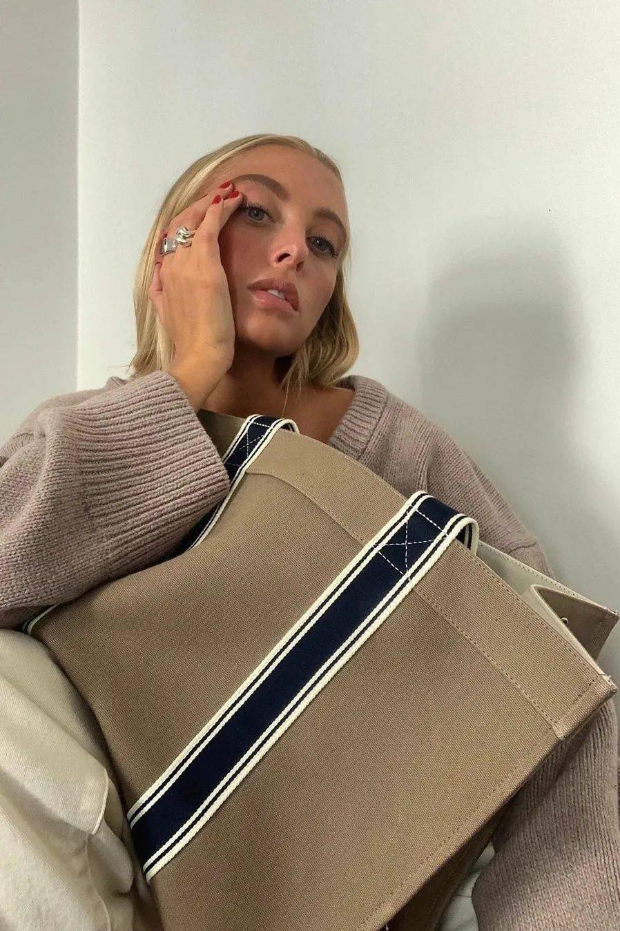 流行色|奶茶可以不喝，但奶茶色一定要拥有！（流行色之裸咖色）