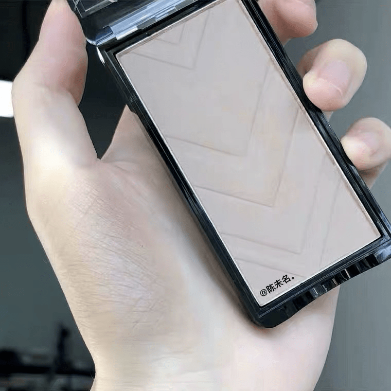 脸型|脸大五官扁平=丑？这招＂整骨级”化妆术拿好不谢！