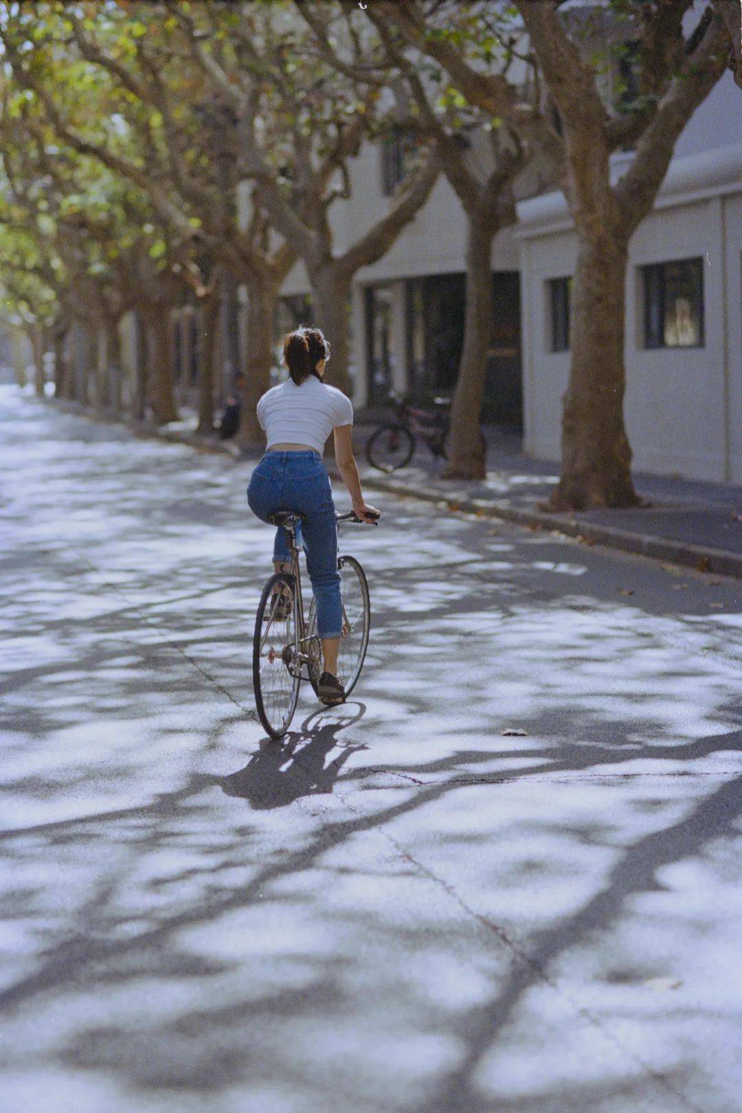 镜头|让你的被摄者充满自信，拍摄女性自然又上镜的12个方法