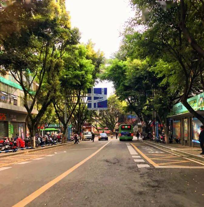 凉山人周人口_大凉山彝族人图片(2)