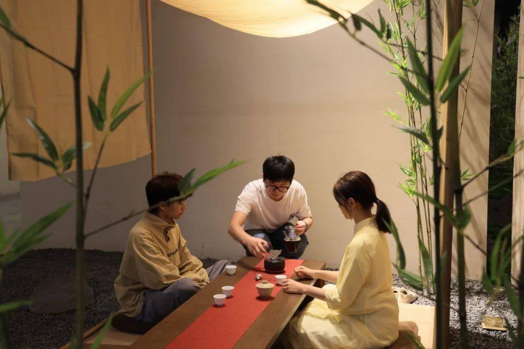 竹林,品茗,青衫,抚琴——九棵树的禅意