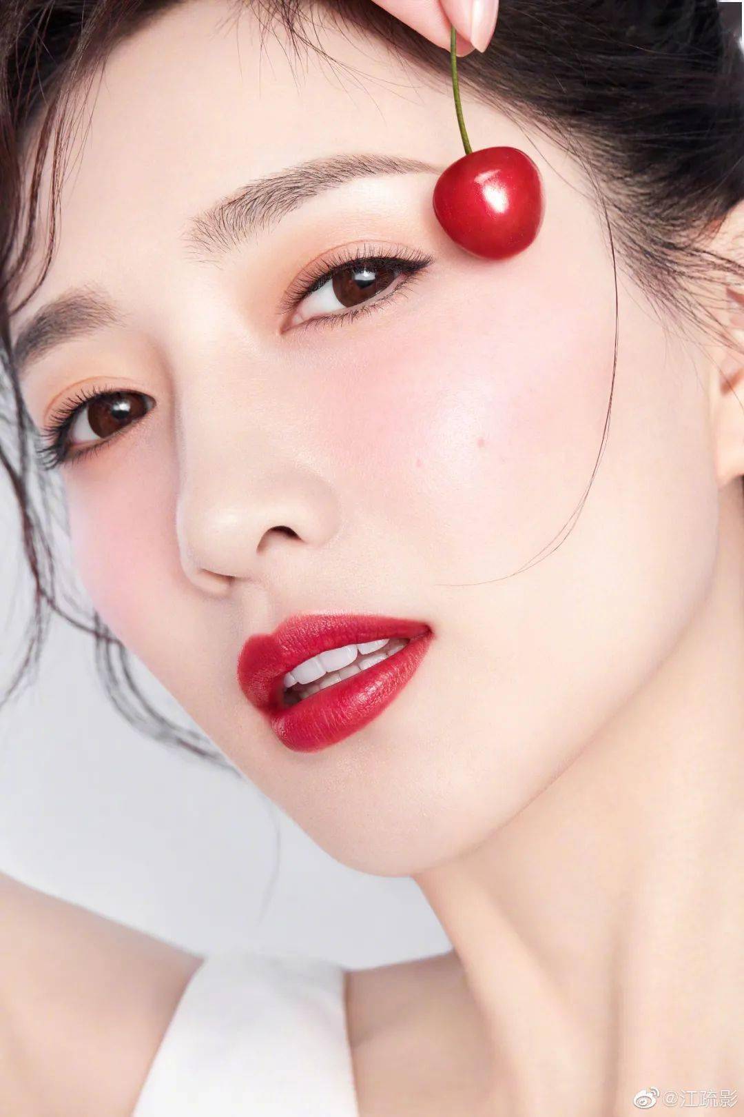 新造型|看了Lisa的新造型,这一次我决定放过我的头发……