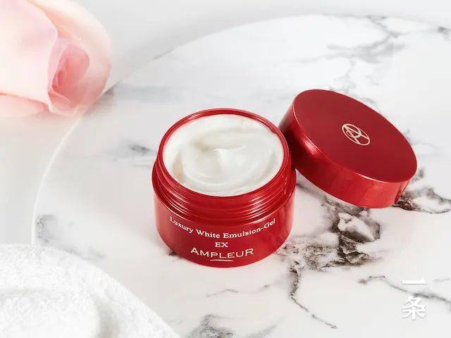 皮肤|抹出“宛如天生”的素颜肌,全靠这个小红罐面霜