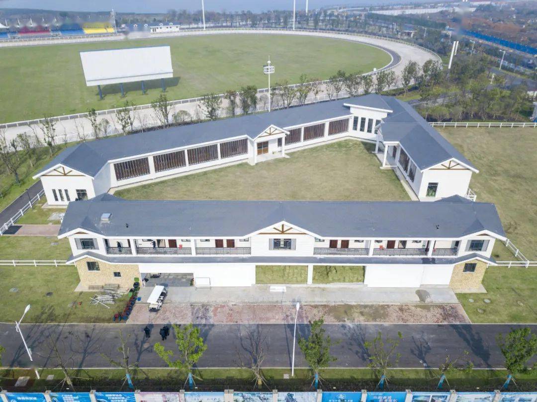 武汉商学院驭马体育公园马房 武汉商学院 于2019年向教育部申报这一