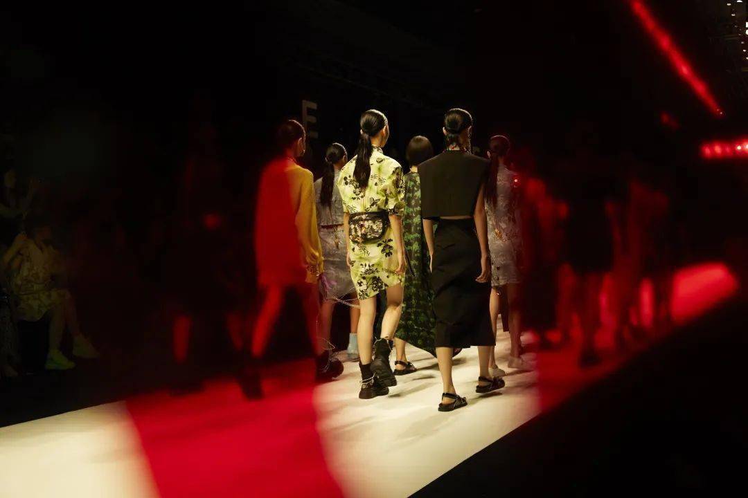 邂逅|邂逅轻盈,「袋」你踏上轻盈之旅!