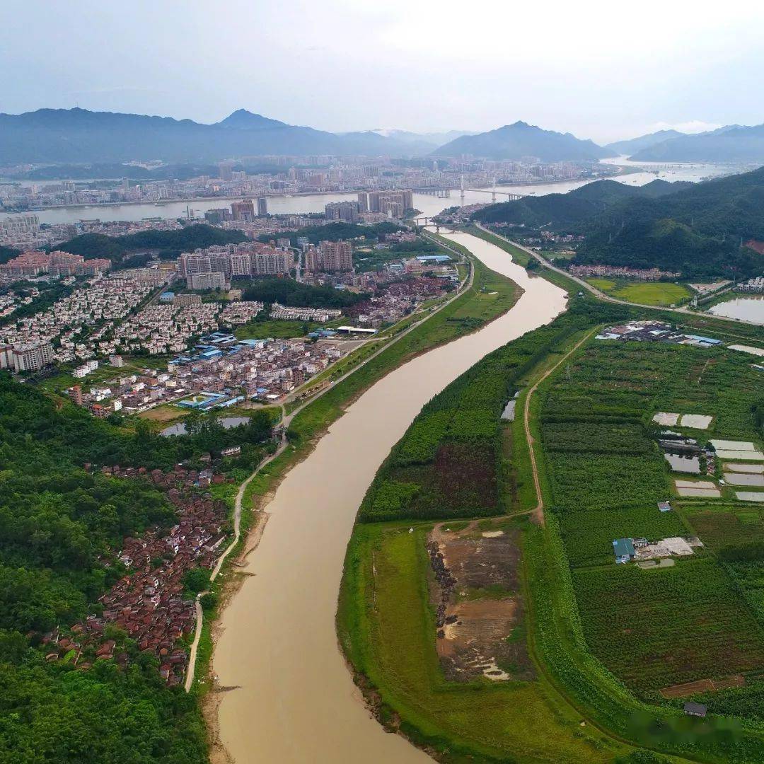 新兴江是珠江水系西江干流的西江段支流,发源于云浮市新兴县天露山