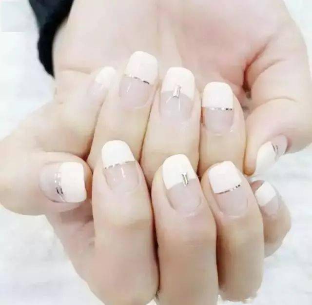 颜色|上班族专题，简约低调的美甲！