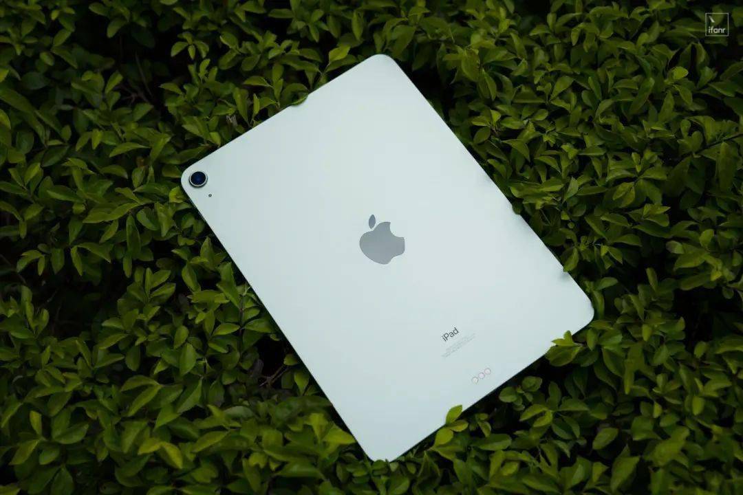 第四代 ipad air 评测:性能向 pro 看齐,续航比 pro 更强,还有人说不