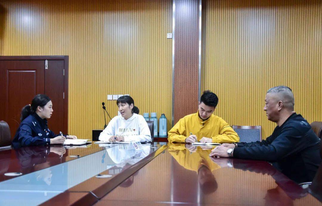 全国詹氏总人口_全国一等奖手抄报