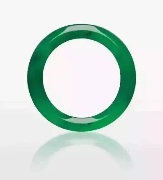 翡翠|九玉：这只玉镯不挑人，还能代代相传？为自己和家人聚集福气都靠它！